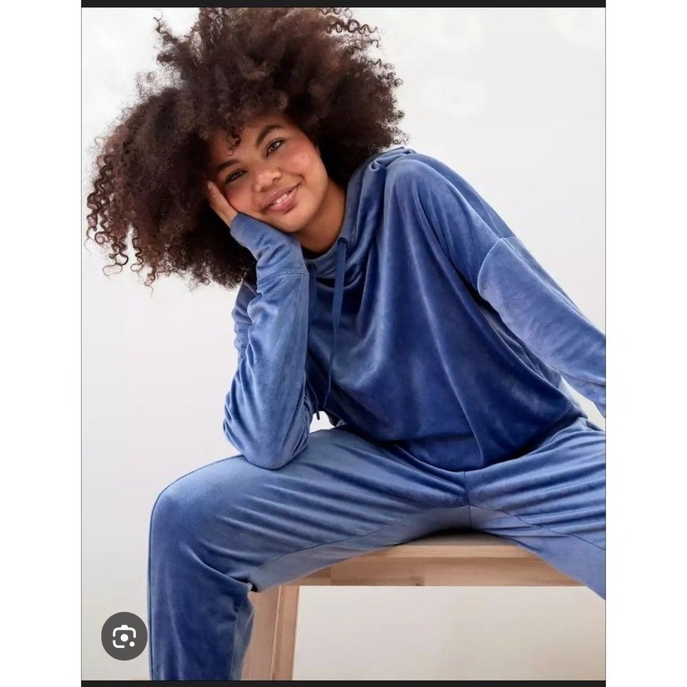 OFFLINE by Aerie Blue Velour Cropped Hoodie Sweatshirt M GZ4456K